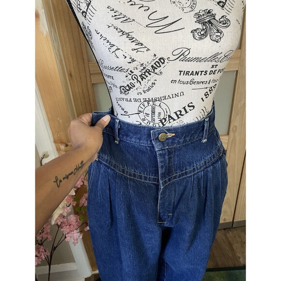 Vintage 1980's Lee Pleated Medium Washed High Waisted Jeans size 11M USA Hipster - Picture 3 of 10